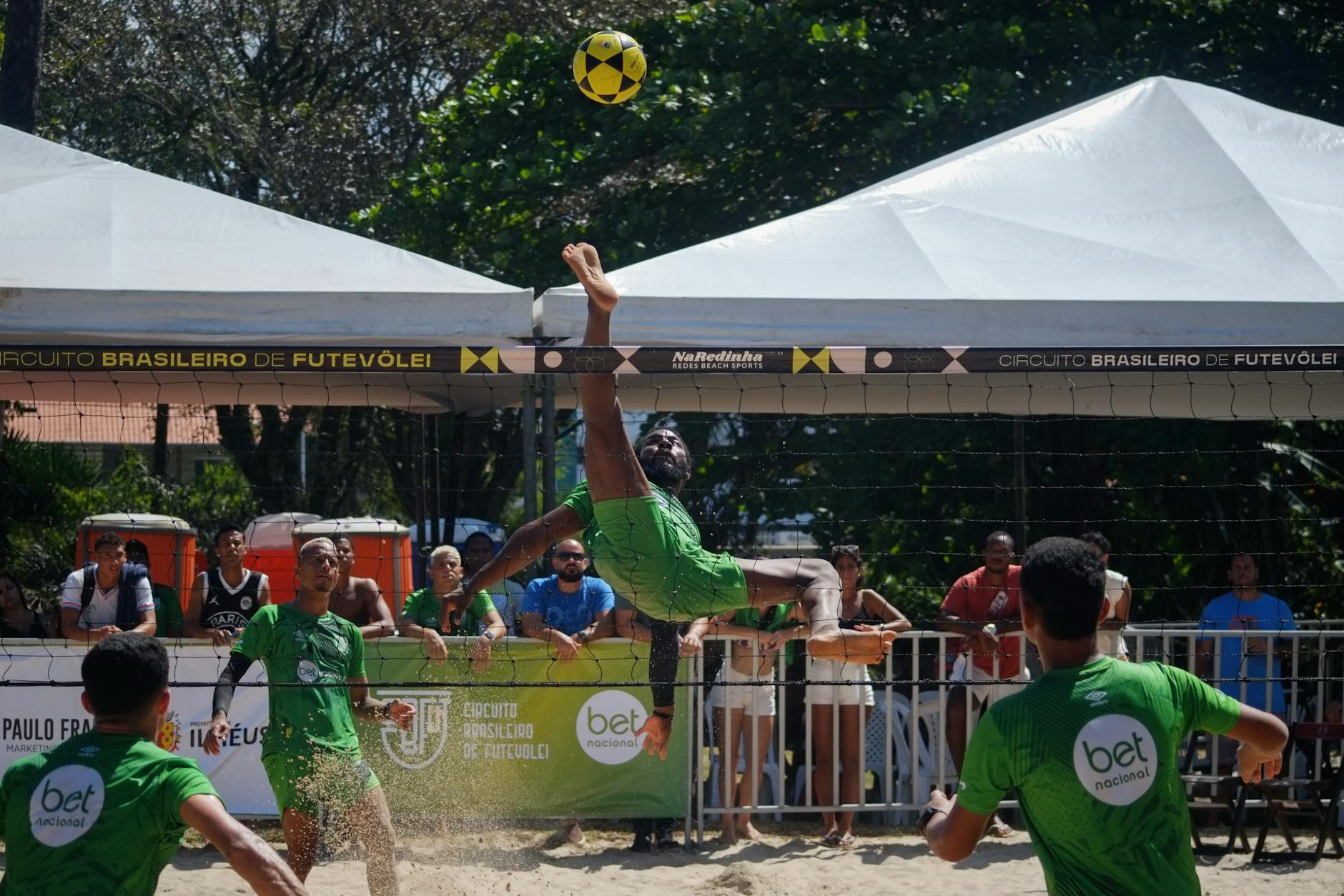 Futevôlei: el deporte que mezcla técnica, playa y flow brasileño (y está conquistando Europa)
