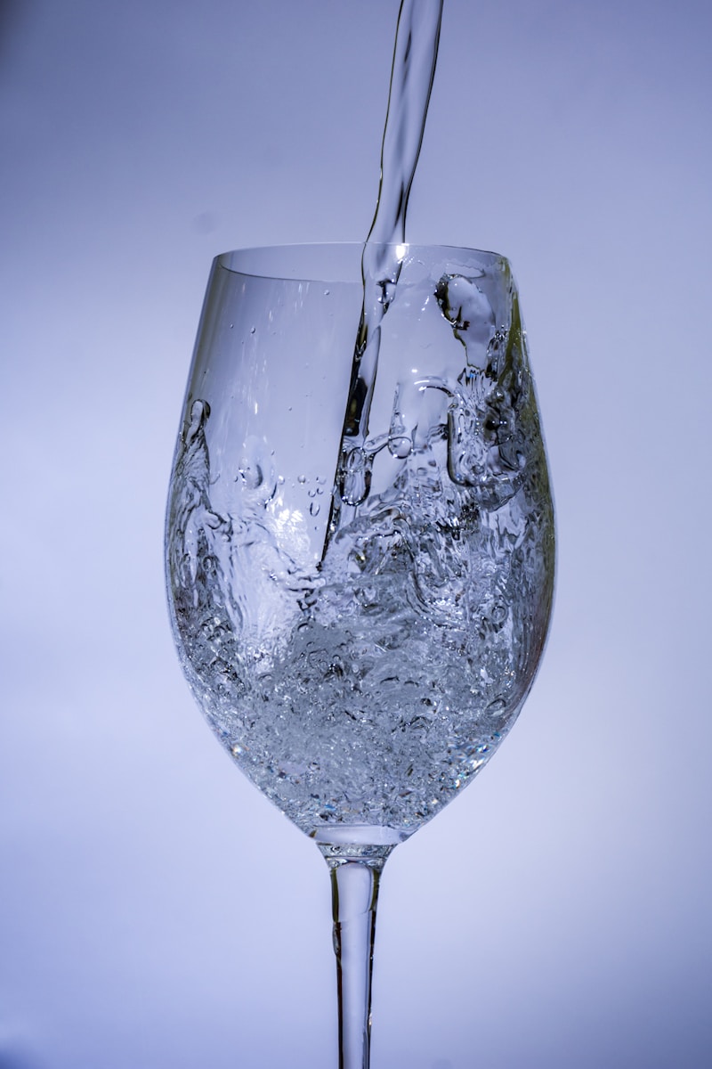 ¿Beber agua quema calorías? 10 curiosidades sobre la hidratación y tu cuerpo